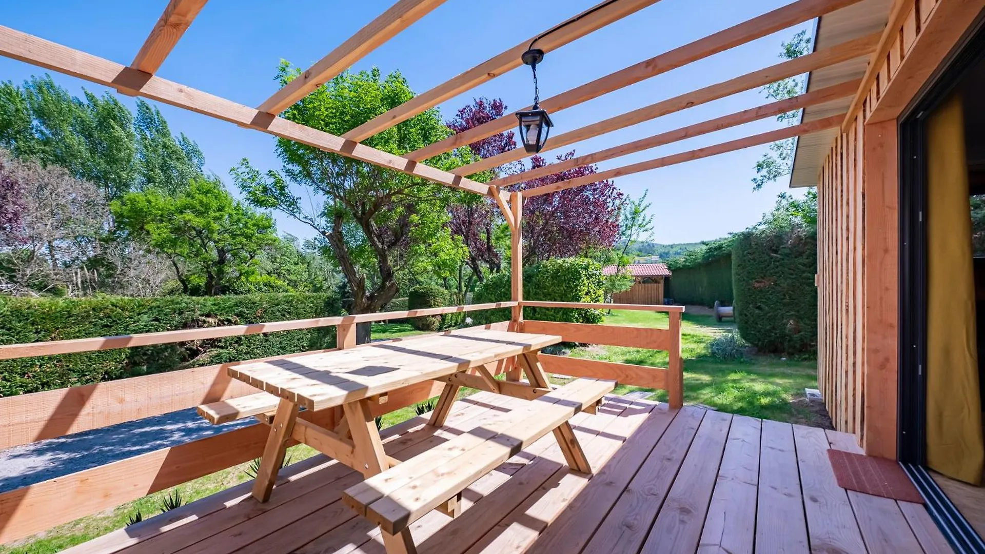 Eco Lodge, terrasse, piscine, Parc du Pilat Saint-Appolinard  Saint-Appolinard (Loire)